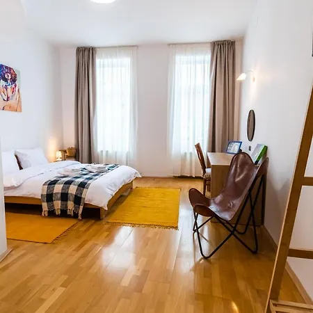 48 Beautiful Building Within Moments From The Old Town Of Apartment Brasov