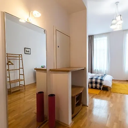 48 Beautiful Building Within Moments From The Old Town Of Brasov