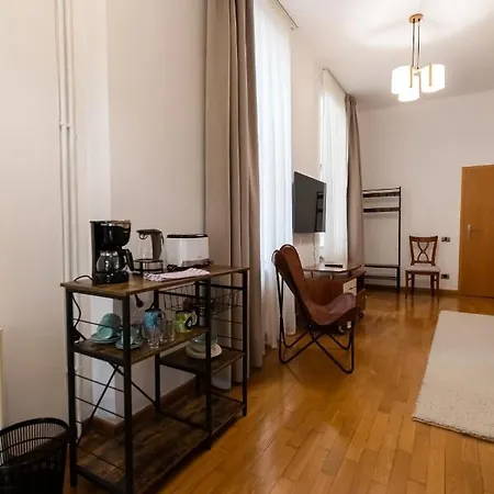48 Beautiful Building Within Moments From The Old Town Of Apartment *