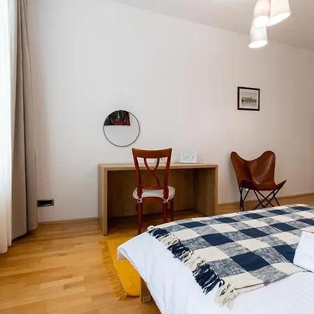 48 Beautiful Building Within Moments From The Old Town Of Brasov