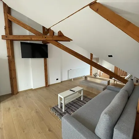 48 Beautiful Building Within Moments From The Old Town Of Brasov