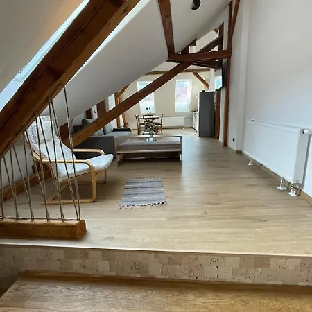Apartment 48 Beautiful Building Within Moments From The Old Town Of